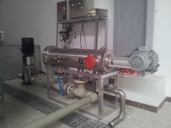 我們的國家有著很多的能源都在慢慢消失,現在都在被人們保護起來了,最重要的就是水資源了,這是我們所有生物的生命之泉。為了我們的水資源不再受到傷害全自動過濾器自行背負起責任,這也是它唯一為我們做到的事情。 沒有水源的世界將是一片荒蕪,沒有水源,土地荒蕪干裂,沒有水源,人類會渴死,花草樹木一切的美好將不復存在。因此保護好水資源是人類的使命。全自動過濾器幫我我們保護好每一滴水源,這也是它的職責所在,它從來也沒有讓我們失望過。 水是生命之源,水是萬物生長的源泉,可以想象如果沒有水的世界,我們的生活會變成什么樣子。全自動過濾器能幫我們有效過濾污水,達到水資源可持續利用。它能濾出水體中的雜質,去除水體中的懸浮物,顆粒物,降低了水體的渾濁度,凈化了水質的同時,還減少了系統的污垢,藻菌,銹蝕等物質的產生。此外,全自動過濾器還能夠有效保護系統其他設備的正常工作。 經過全自動過濾器過濾后的水源,能夠達到國家規定的污水排放標準,這對我們生活周邊的水環境來說將是多么好的事情。這種過濾后的再生水,還能被人們收回再利用,全自動過濾器有效的治理了污水污染環境的問題,還改善了生活用水及工業用水的結構。因此,我們需要大力宣傳全自動過濾器的作用,讓其發揮更大的作用去保護我們的水資源。 全自動過濾器的責任還是很重大的,我們的企業眾多,污水的排放量還是很龐大的,所以我們要和全自動過濾器一起合作,保護我們的水資源不受到傷害。